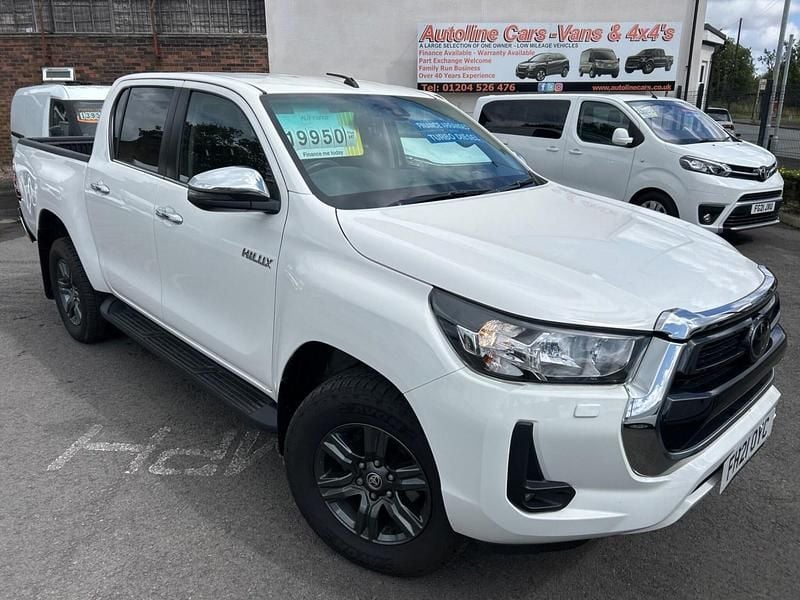 White Used 2021 Toyota HiLux Pickup | £19,950 (Good price) - Image 1/4