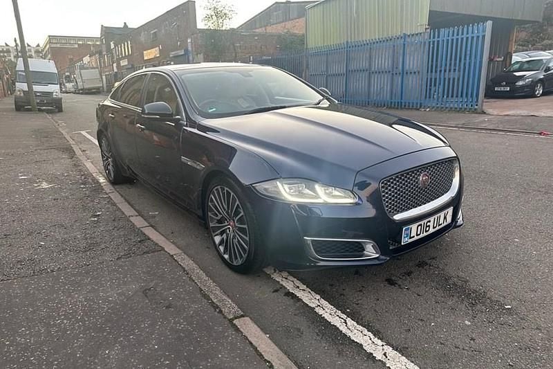 Used Jaguar XJ 300 HP (220 kW) 2016 Blue Sedan