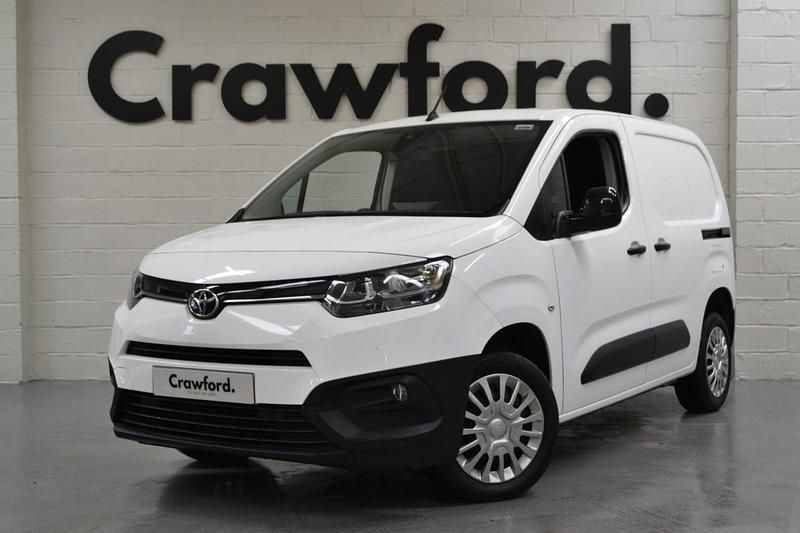 Used Toyota Proace 120 HP (88 kW) 2022 White MPV