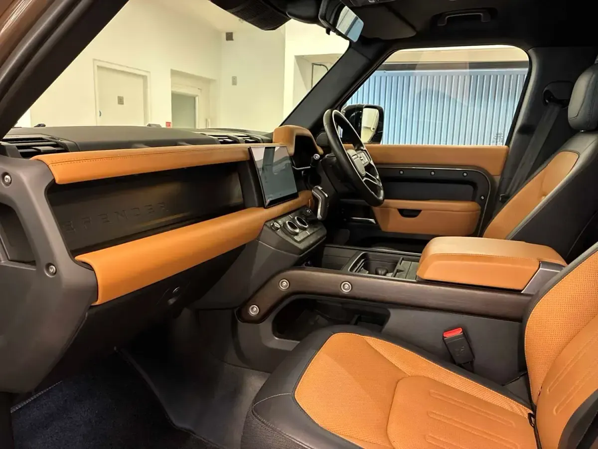 Usado Land Rover Defender 2023 Castanho SUV