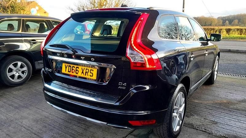 Used Volvo XC60 SE Lux 190 HP (139 kW) 2016 Black SUV