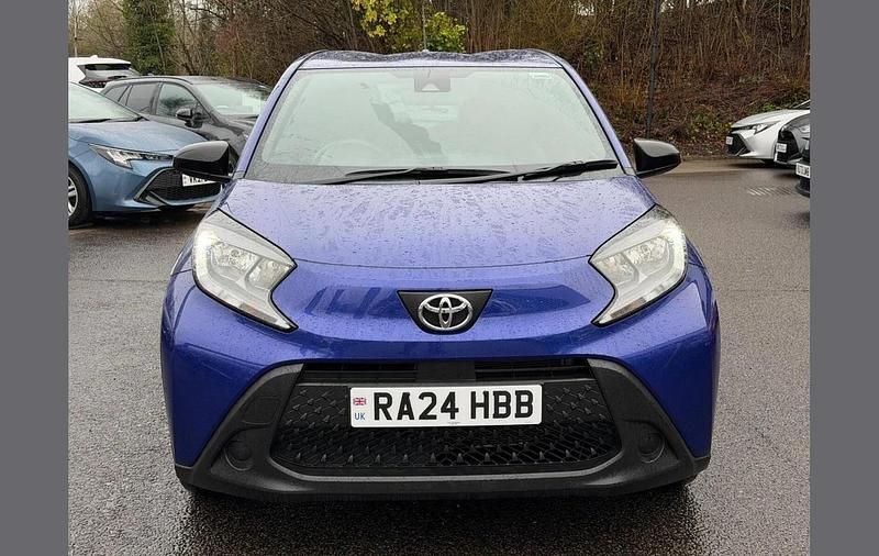 Used Toyota Aygo X PURE 71 HP (52 kW) 2024 Blue SUV