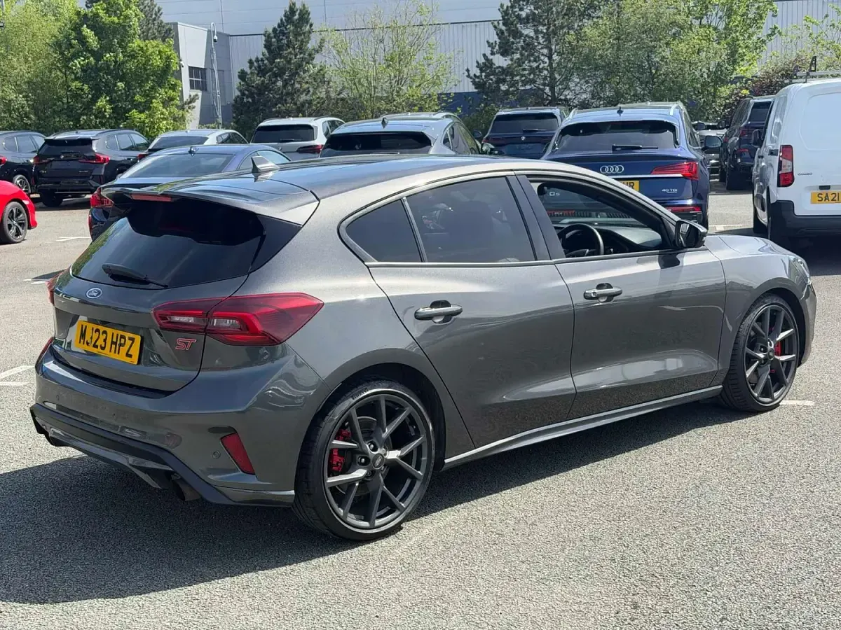 Used Ford Focus ST 280 HP (205 kW) 2023 Grey Hatchback