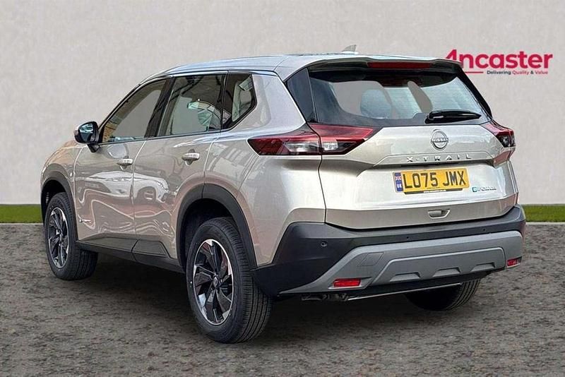 New Nissan X-Trail Acenta Premium 213 HP (156 kW) 2025 Silver SUV