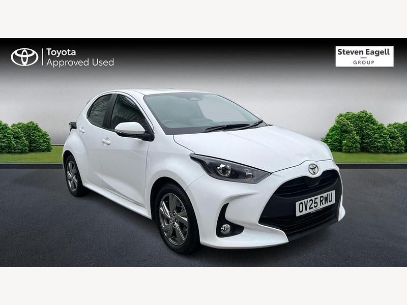 Used Toyota Yaris Hybrid 2025 White Hatchback