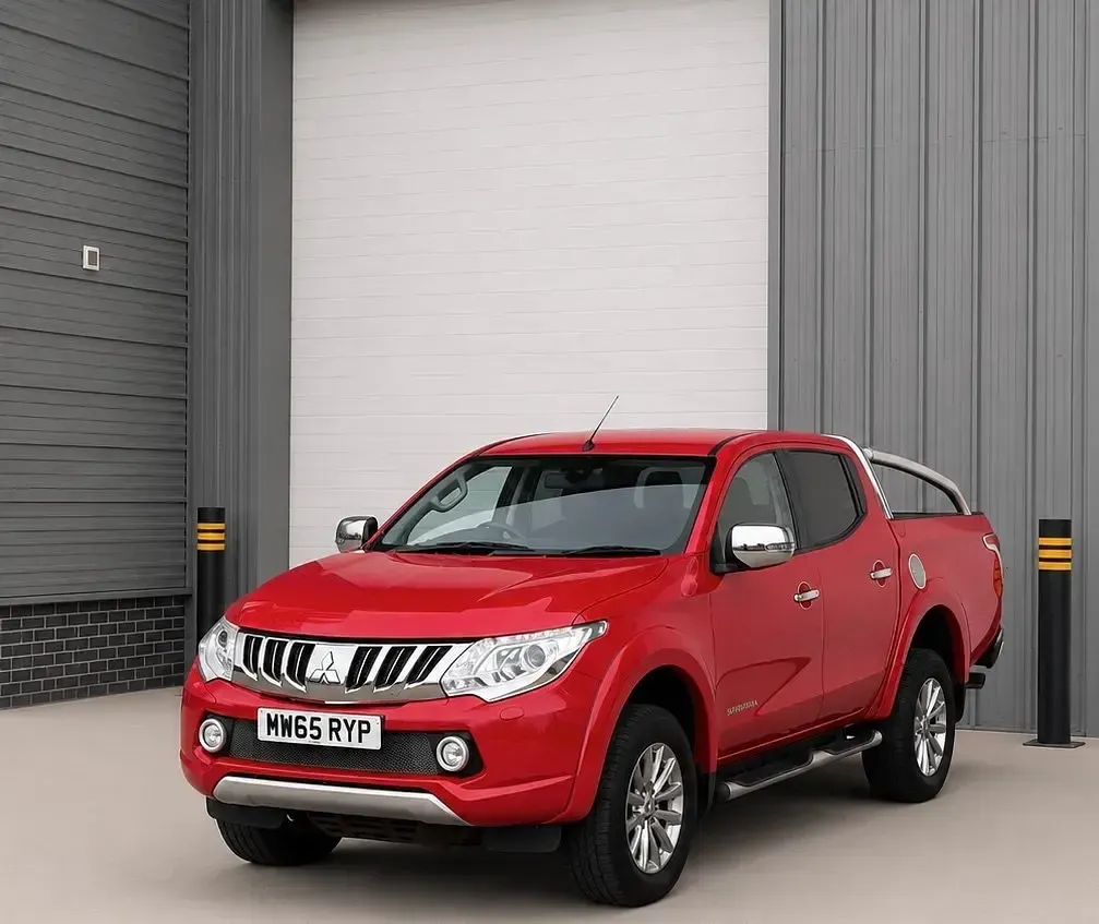 Used Mitsubishi L200 181 HP (133 kW) 2016 Red Pickup