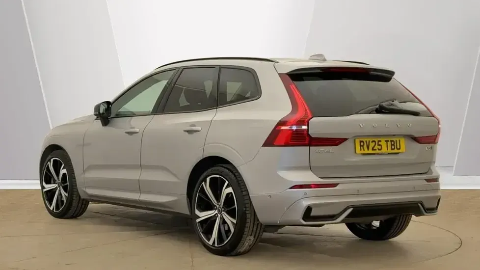 Used Volvo XC60 Ultra 250 HP (183 kW) 2025 Silver SUV