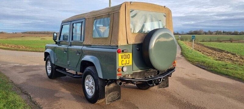 Used Land Rover Defender 122 HP (89 kW) 2010 Green SUV