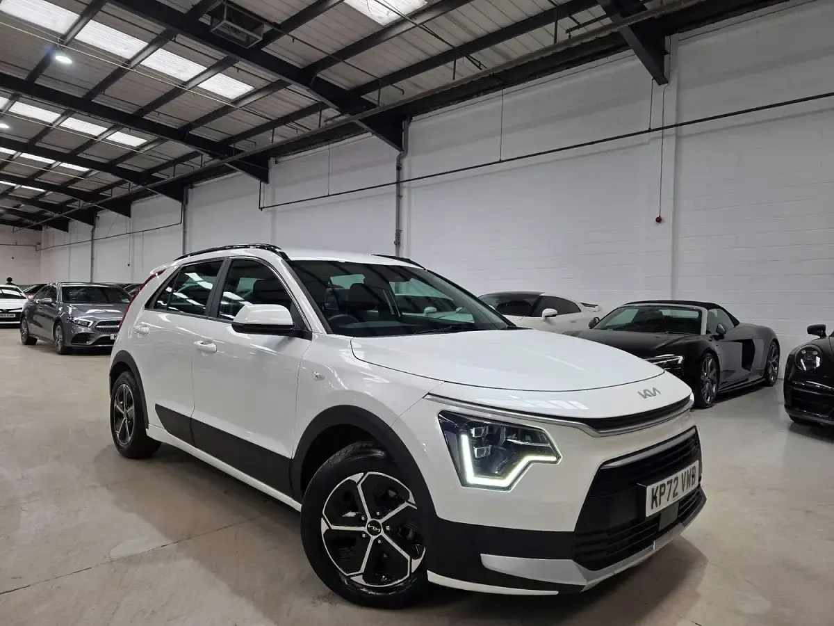 Used Kia Niro 139 HP (102 kW) 2022 White SUV