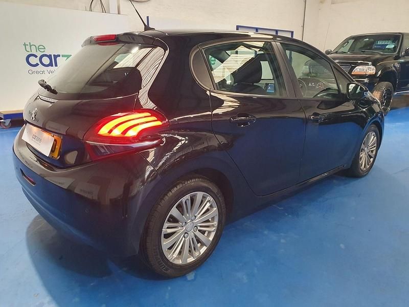 Used Peugeot 208 Signature Sky 2018 Black Hatchback