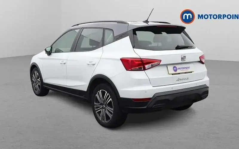 Used Seat Arona SE 95 HP (69 kW) 2022 White SUV