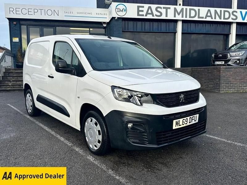 Used Peugeot Partner 2019 White MPV