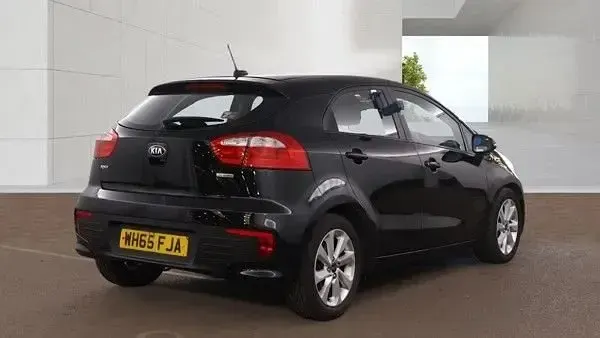 Used Kia Rio 89 HP (65 kW) 2016 Black Hatchback