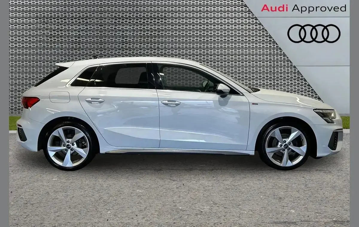 Used Audi A3 S-Line 108 HP (79 kW) 2024 White Hatchback