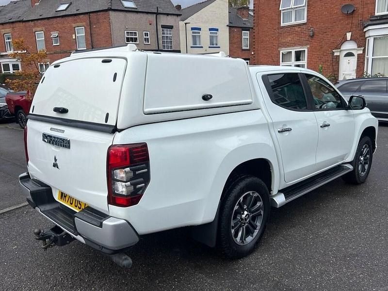 Used Mitsubishi L200 150 HP (110 kW) 2020 White Pickup