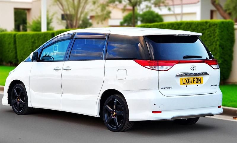 Used Toyota Estima Play 2012 White MPV