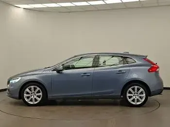 Used Volvo V40 Inscription 152 HP (111 kW) 2019 Blue Hatchback