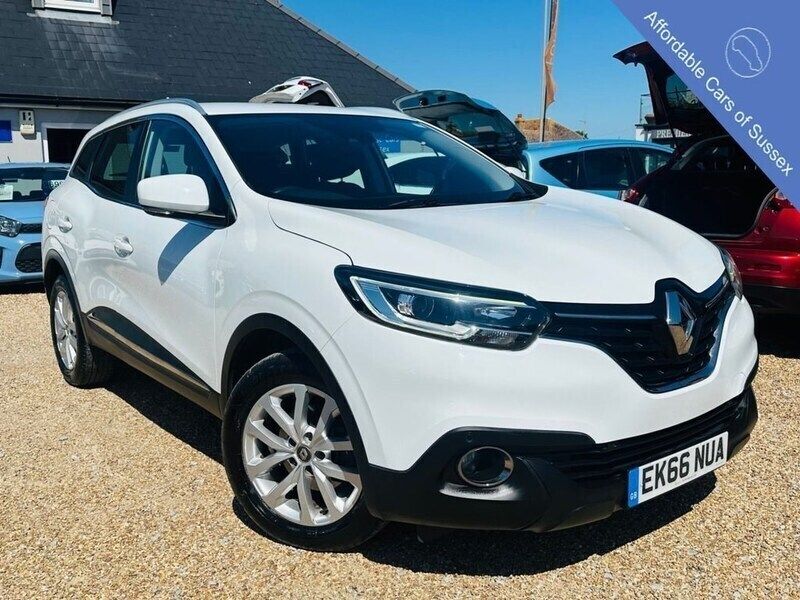 White Used 2016 Renault Kadjar Dynamique SUV | £8,495 (Fair price) - Image 1/4