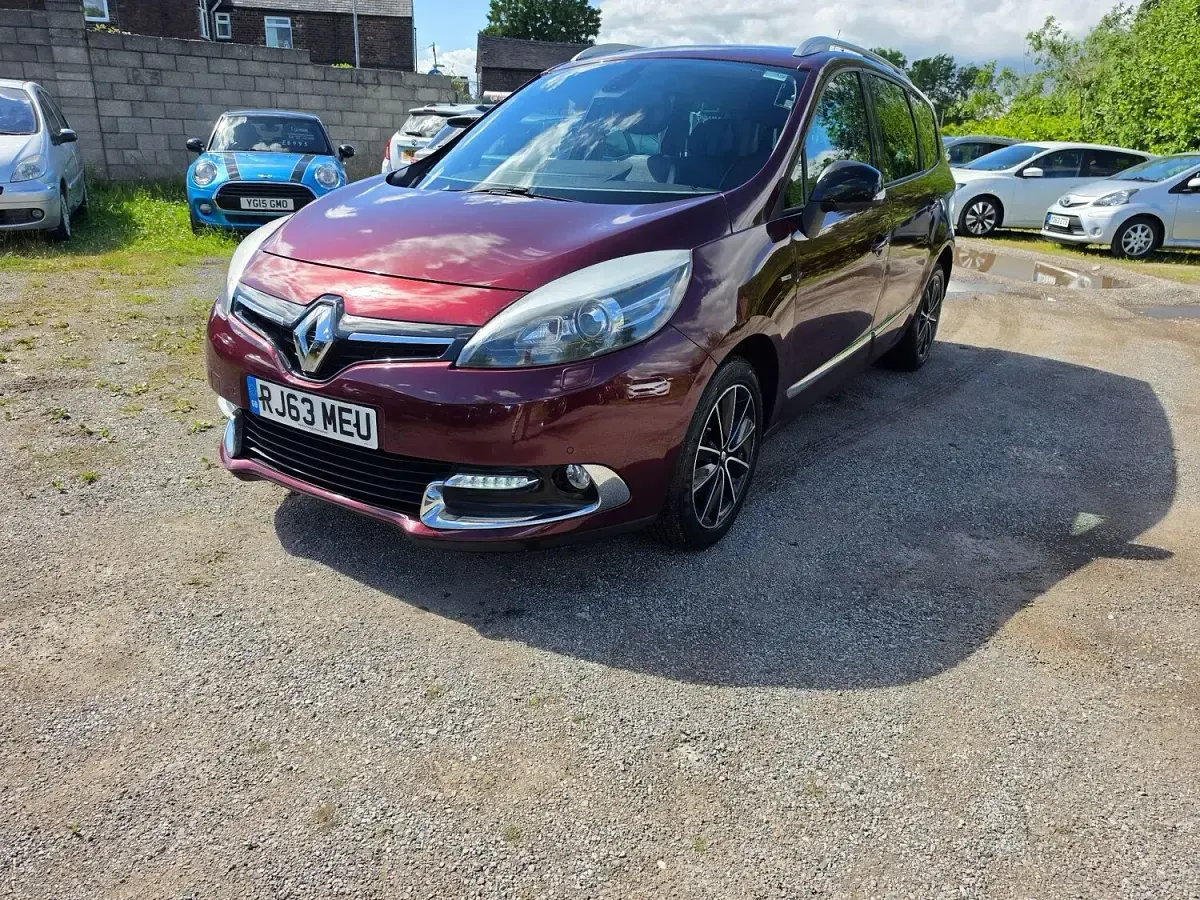 Used Renault Grand Scénic III Bose Edition 2014 Red MPV
