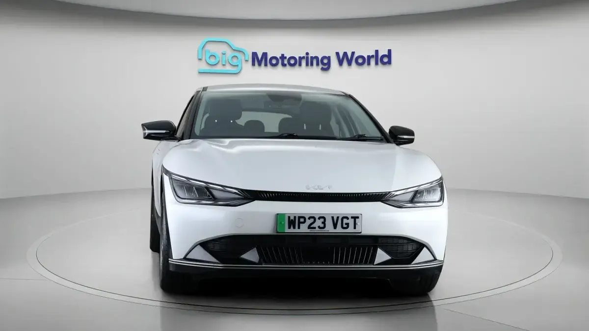 Used Kia EV6 Air 166 kW (226 HP) 2023 White SUV
