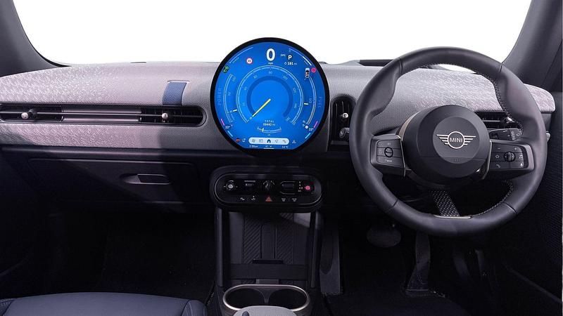 Used Mini Cooper Hatch 154 HP (113 kW) 2024 Green Hatchback