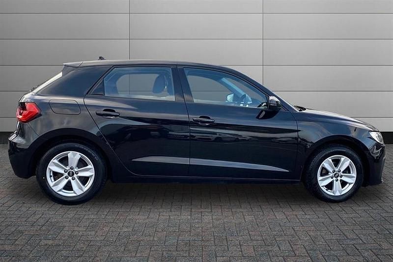 Used Audi A1 Design 95 HP (69 kW) 2022 Mythos black SUV