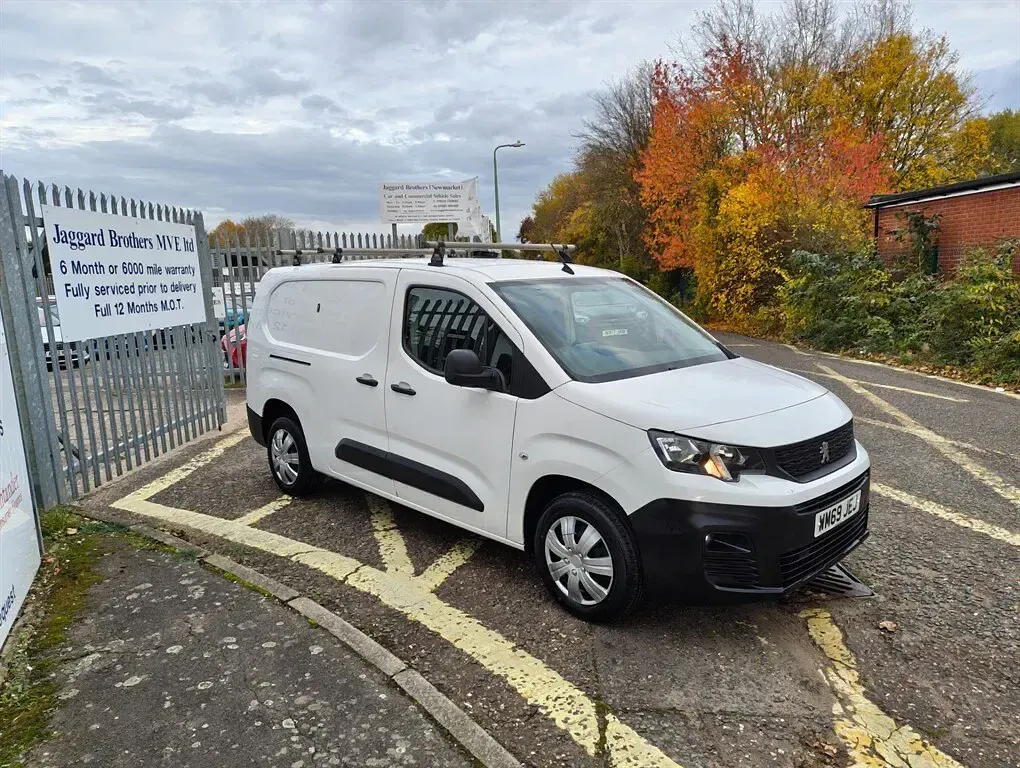 Used Peugeot Partner 2020 White MPV