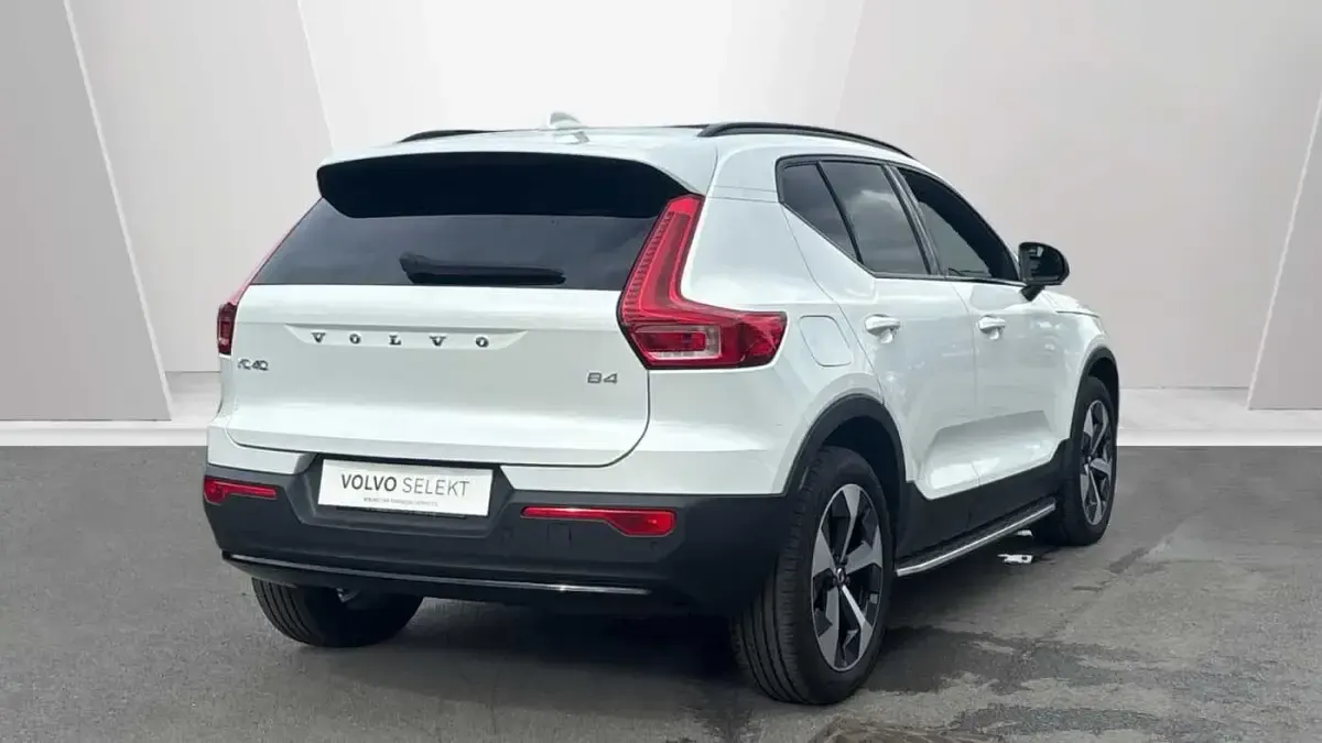 Used Volvo XC40 Ultimate 194 HP (142 kW) 2022 White SUV
