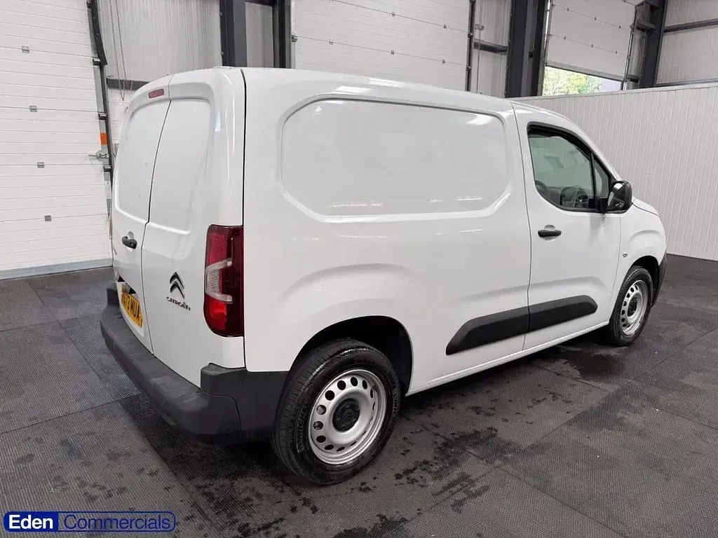 Used Citroën Berlingo 100 HP (73 kW) 2023 White MPV