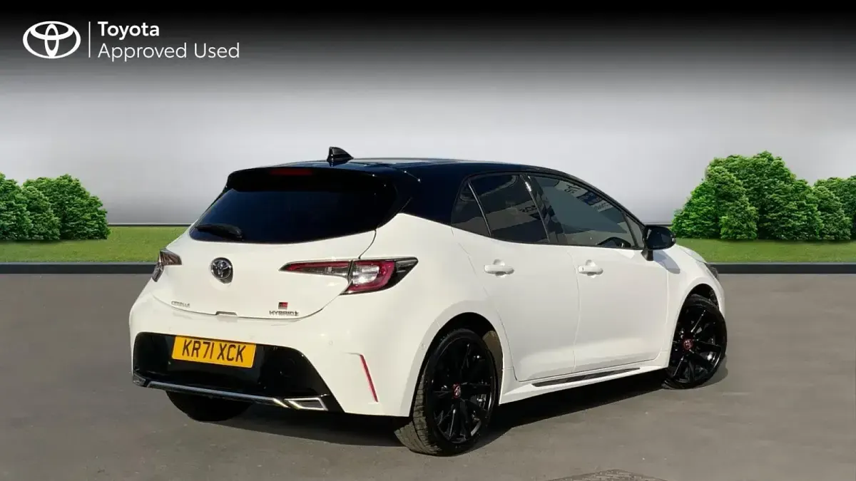 Used Toyota Corolla Sport 122 HP (89 kW) 2022 Pure white bitone