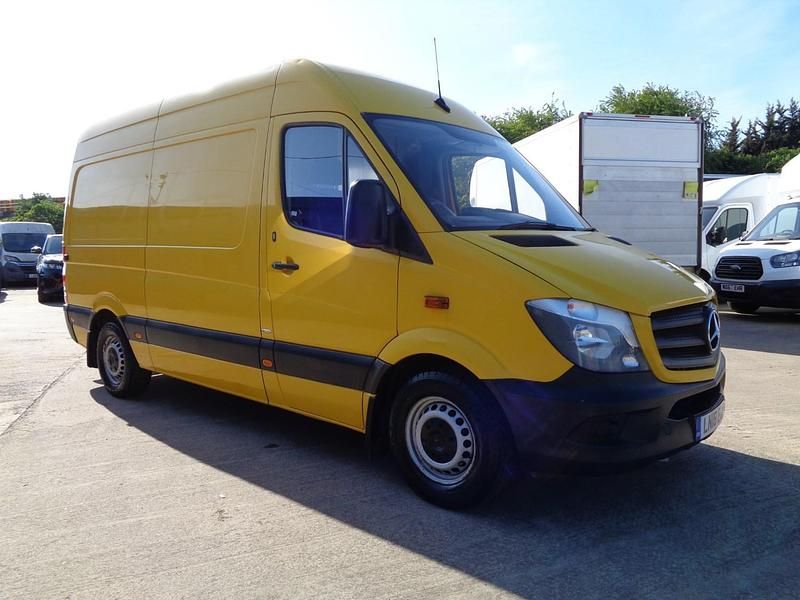 Used Mercedes Sprinter 140 HP (102 kW) 2018 Yellow Van