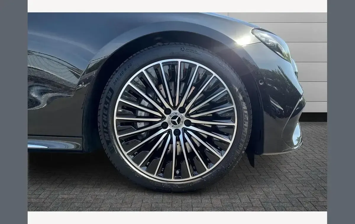 Used Mercedes E300 AMG Line Premium Plus 309 HP (227 kW) 2026 Black Estate