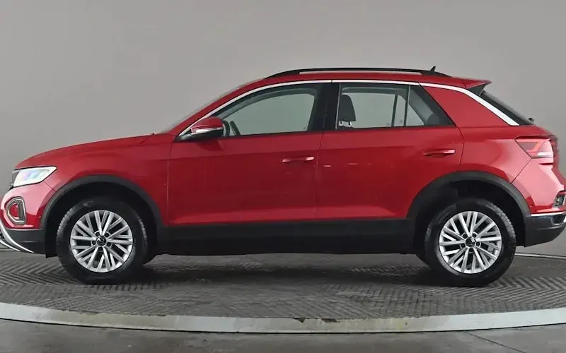 Used VW T-Roc Life 150 HP (110 kW) 2025 SUV