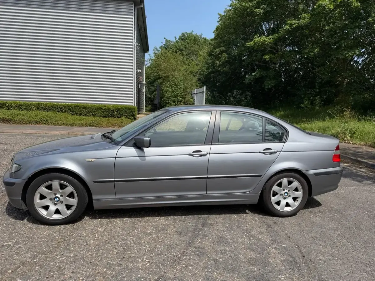 Used BMW 320 2003 Grey Sedan