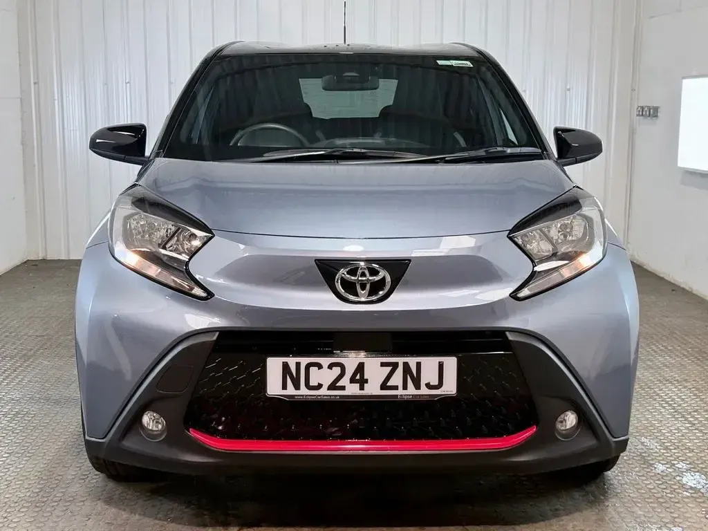 Used Toyota Aygo X 72 HP (52 kW) 2024 Grey SUV