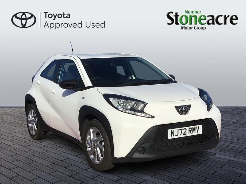 White Used 2022 Toyota Aygo PURE Hatchback | £11,750 (Fair price) - Image 1/2