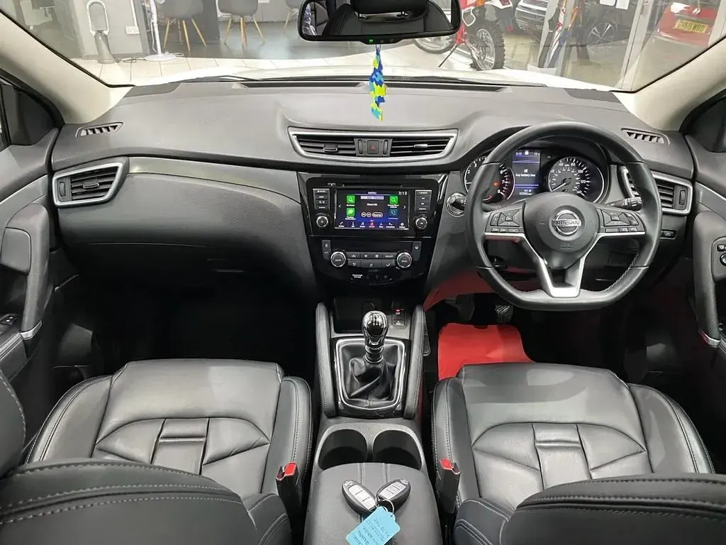 Used Nissan Qashqai N-Motion 140 HP (102 kW) 2021 White SUV