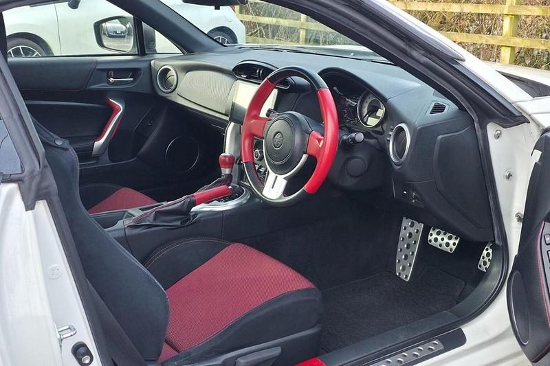 Used Toyota GT86 GT 2015 White Coupe