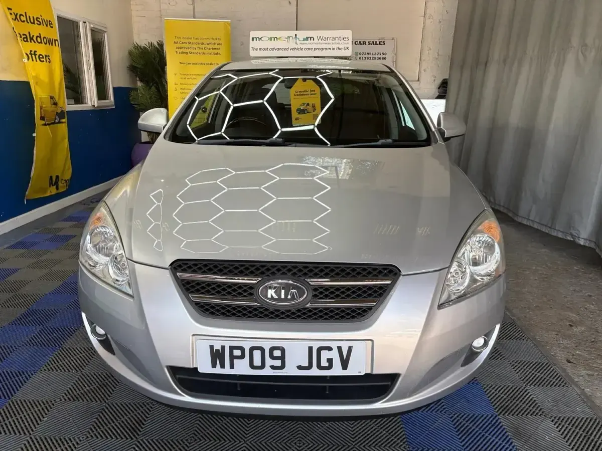Usado Kia Ceed 2009 Prateado Citadino