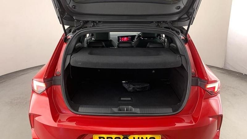 Second-hand Vauxhall Astra GS Line 128 CP (94 kW) 2022 Roșu Hatchback