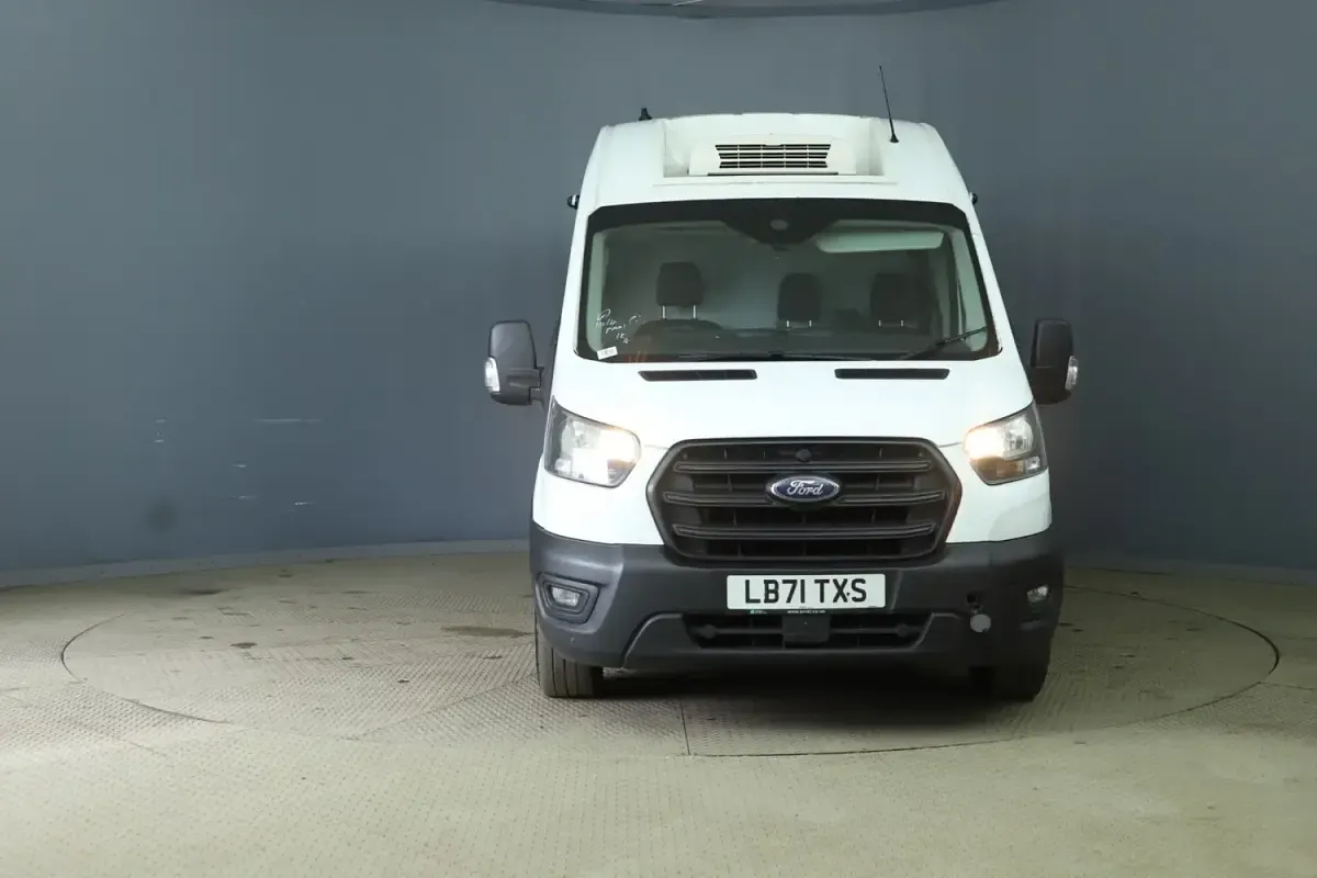 Second-hand Ford Transit 130 CP (95 kW) 2022 Alb Van