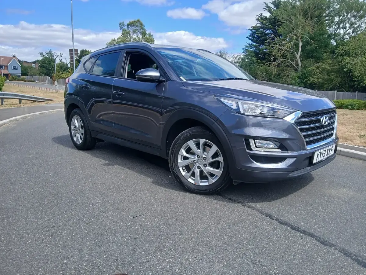 Used Hyundai Tucson SE 132 HP (97 kW) 2019 Grey SUV