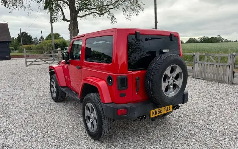 Used Jeep Wrangler Overland 200 HP (147 kW) 2017 Red SUV
