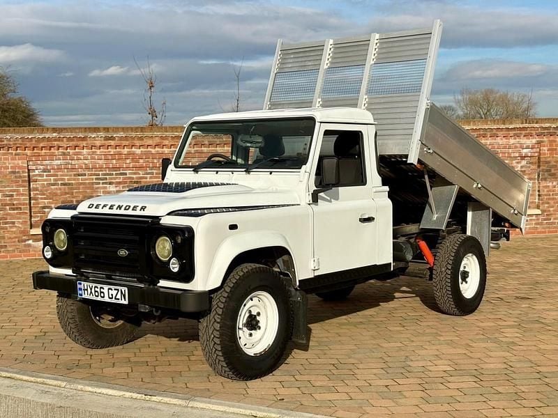 Used Land Rover Defender 125 HP (91 kW) 2017 White Cabriolet