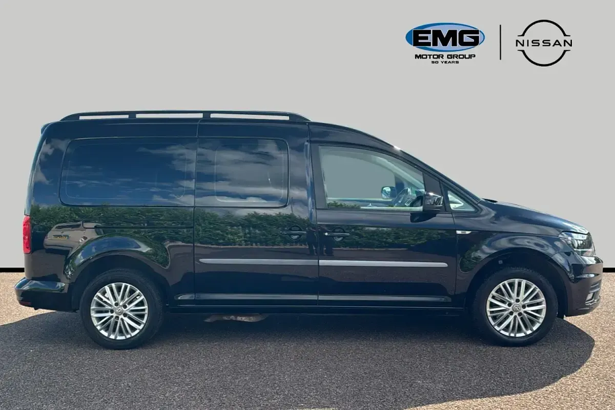 Used VW Caddy Maxi S 102 HP (75 kW) 2017 Black MPV