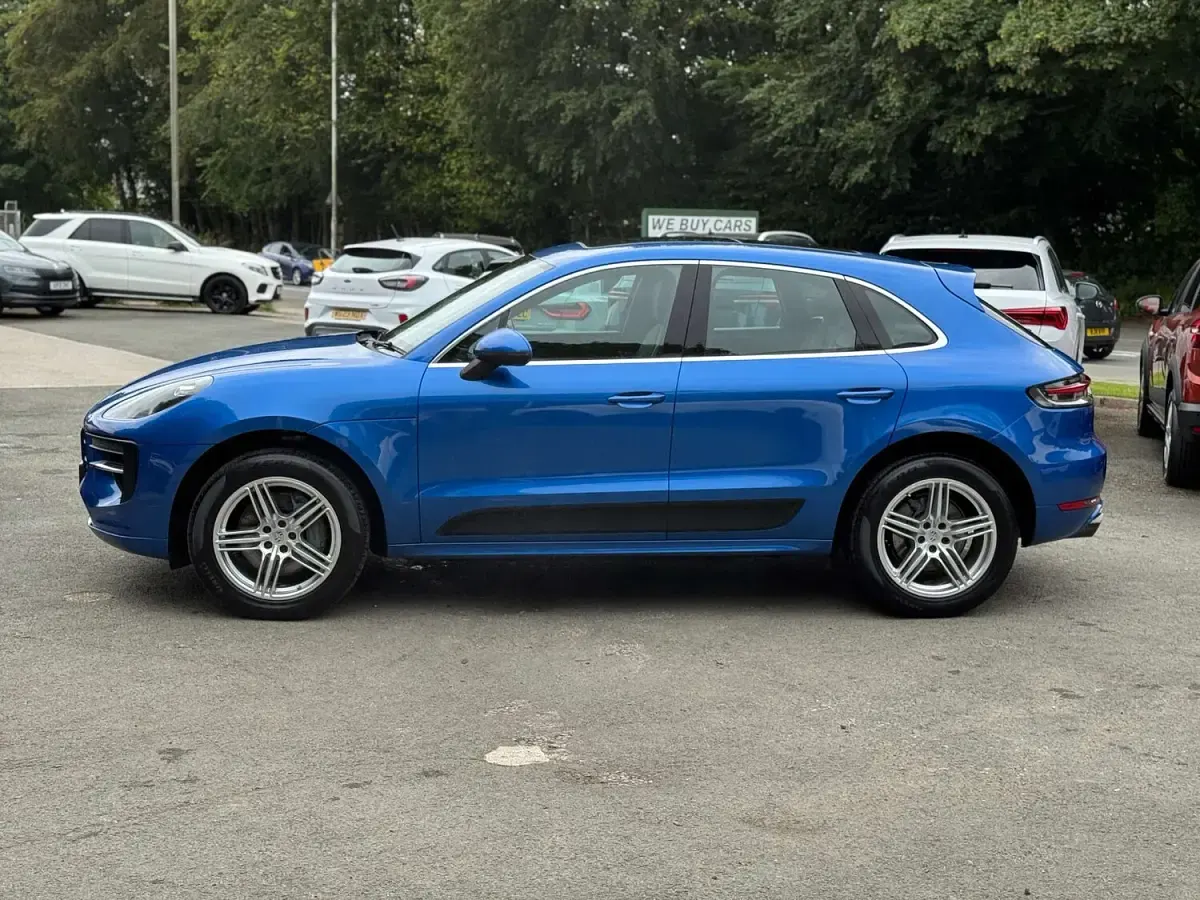 Used Porsche Macan 349 HP (256 kW) 2019 Blue SUV