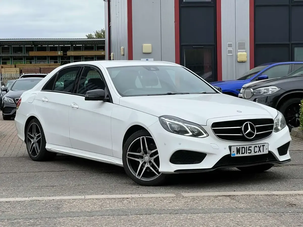 Begagnad Mercedes E250 AMG 204 HK (150 kW) 2015 Vit Sedan