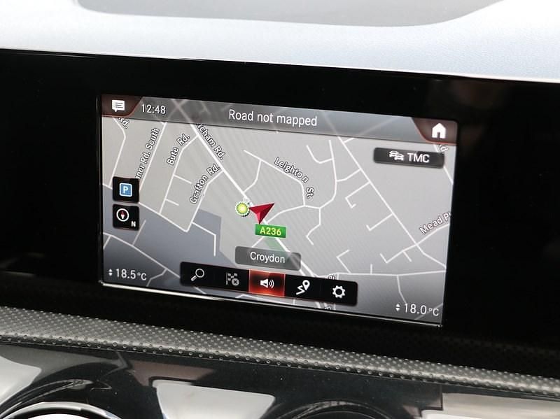 Used Mercedes A180 AMG line 136 HP (100 kW) 2019 Polar white Hatchback