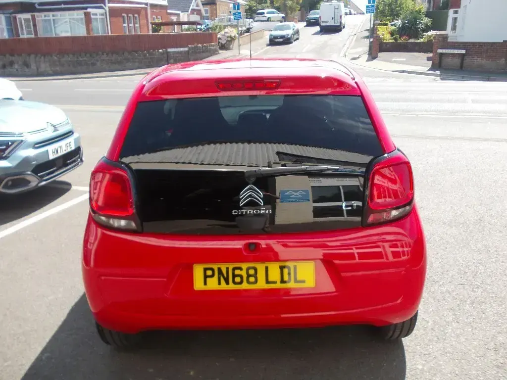 Used Citroën C1 Flair 72 HP (52 kW) 2018 Red Hatchback