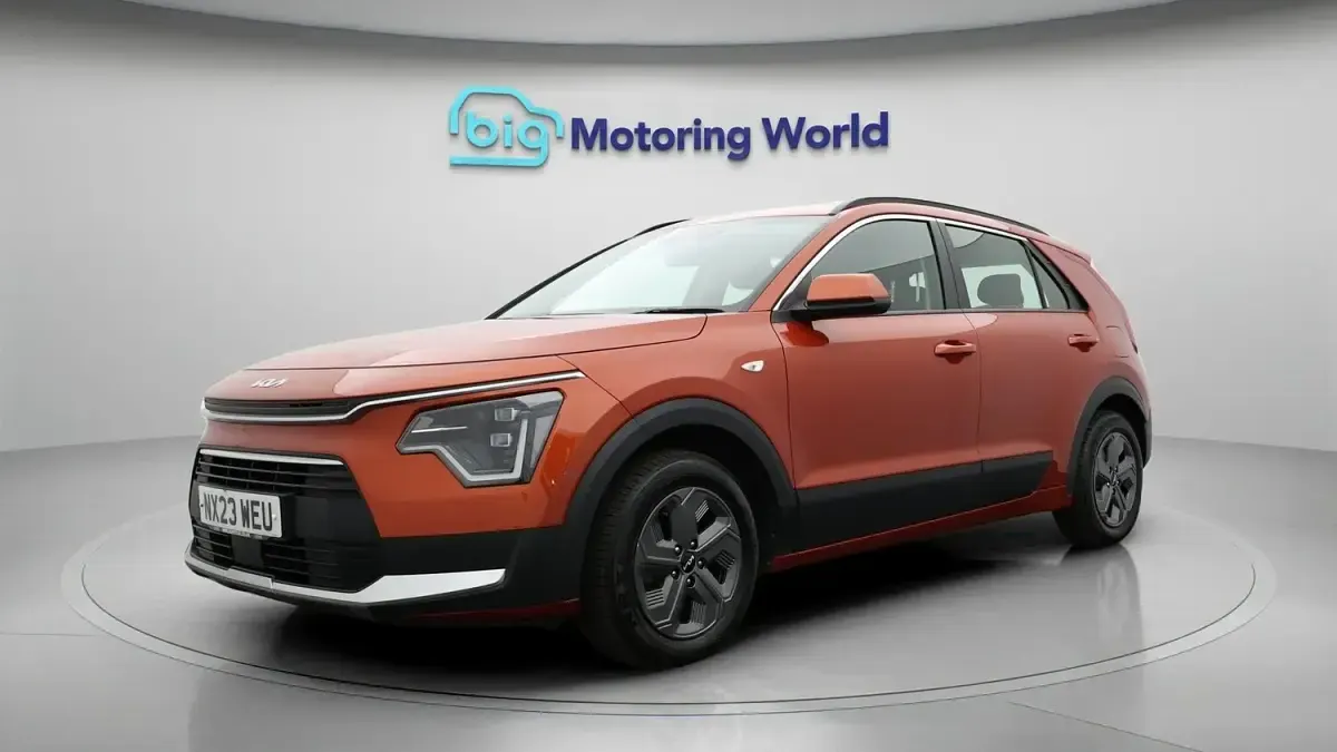 Used Kia Niro 141 HP (103 kW) 2023 Orange SUV